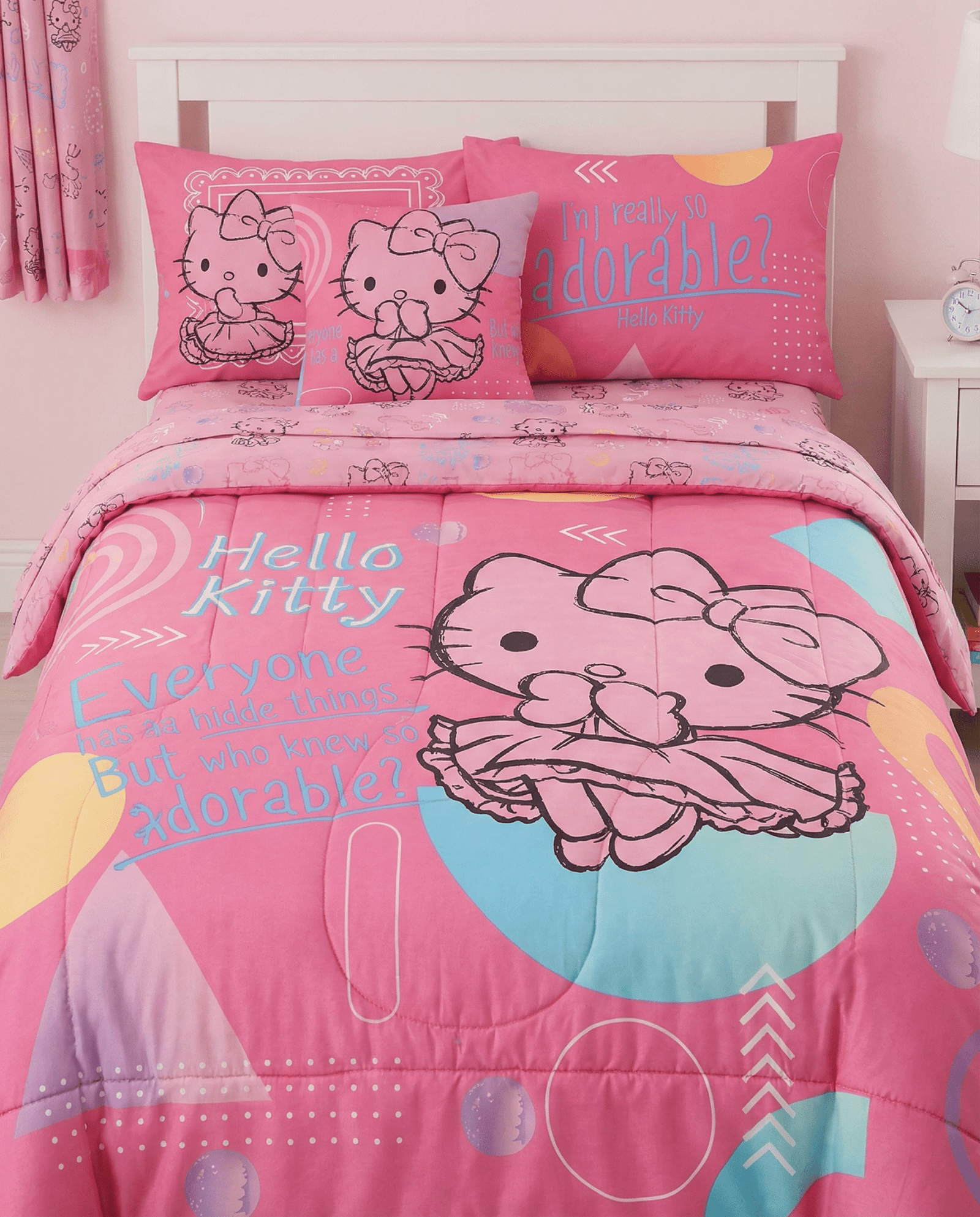 Hello Kitty 5 - piece Comforter Set - Comforter