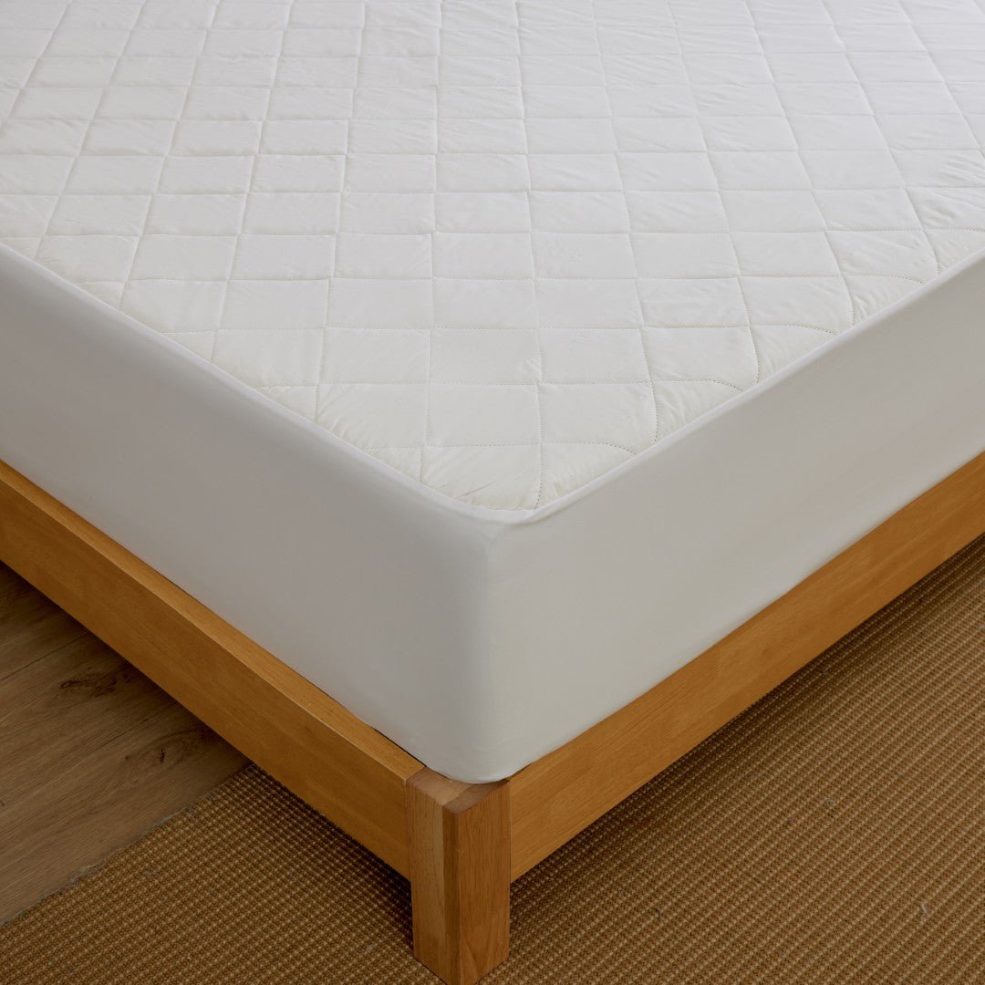 Kouchini Silk Mattress Protector - Protectors